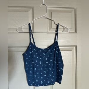 American Eagle Blue Floral Cropped Tank Size Medium